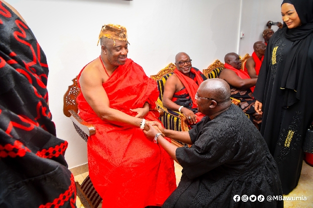 Bawumia Mourns With Ga Traditional Council Signs Book Of Condolence