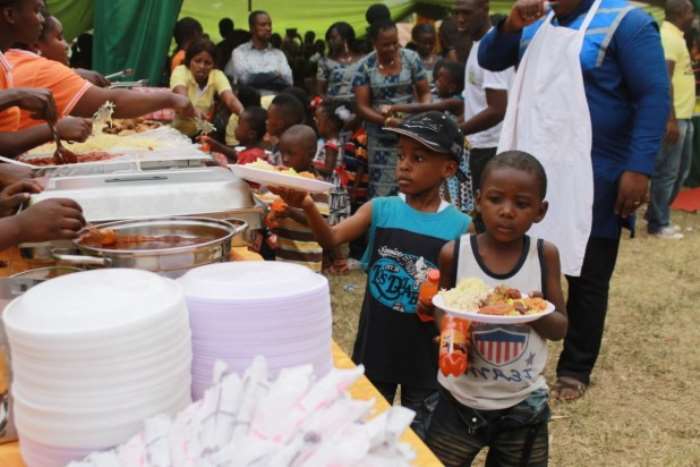actress nana ama mcbrown celebrates new year with children of mampong babies home 3