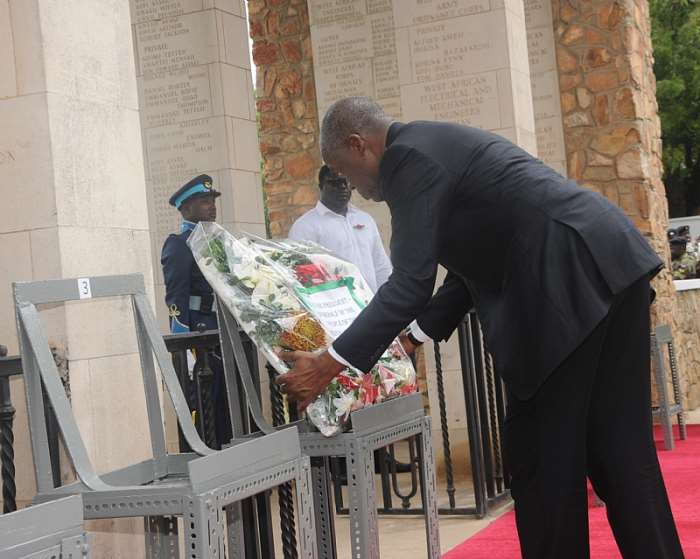 VEEP AMISSAH-ARTHUR LAYED WREATH ON BEHAVE OF GHANA.