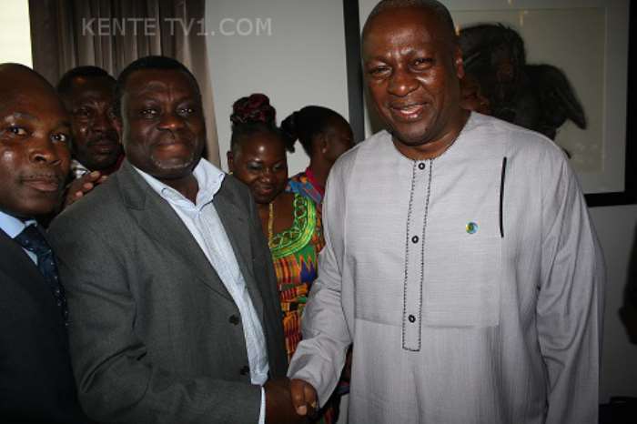 IMG 6367 MR ACHEAMPONG WELCOMING THE PRESIDENT