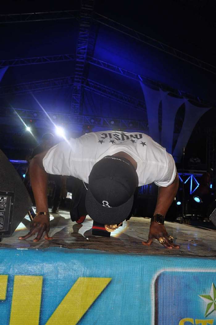 SEAN TIZZLE