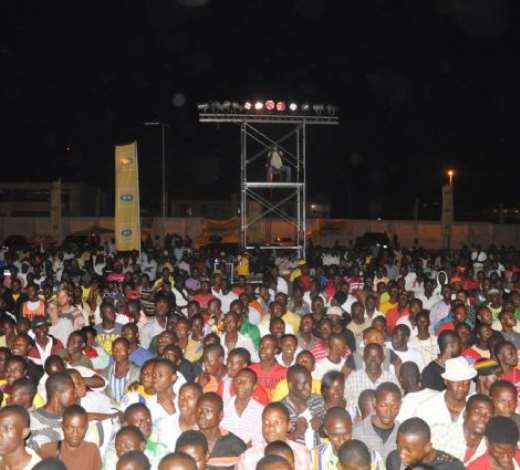 CROWD 8