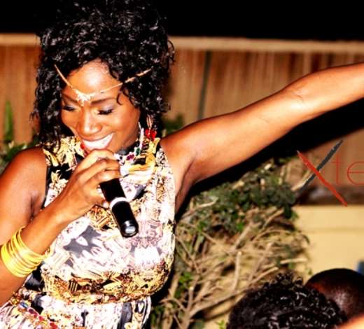 raqueldansoman christmas jumpoff2712201328