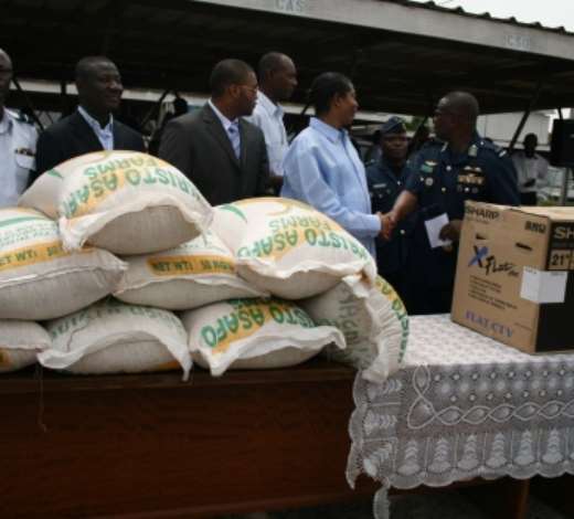 Dr Apostle Kwadwo Safo, founder of Kristo Asafo Church, presenting items to Air Force Marshall Micheal Samson Oje, Chief of Air Force Staff, looking on are other Air Force officers.  Credit GNA Photos