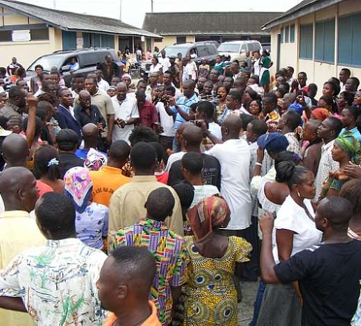 Akufo-Addo visits Senya Beraku acciddent victims, mourns with bereaved