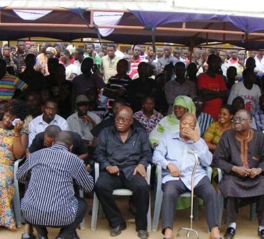 Akufo-Addo visits Senya Beraku acciddent victims, mourns with bereaved