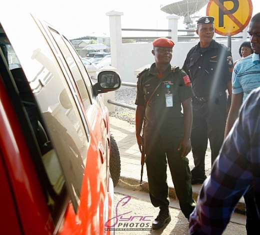 mg 4456omotola airport sync photos6