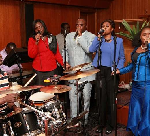 PRASIES & WORSHIP TEAM.