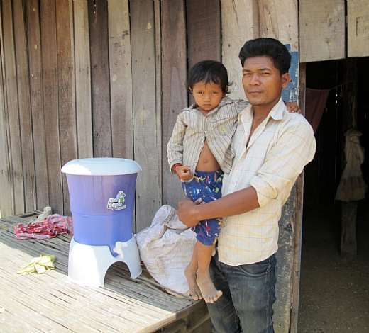 iDE/HydrologicProtecting health - and Cambodia’s forestsMaking the filters