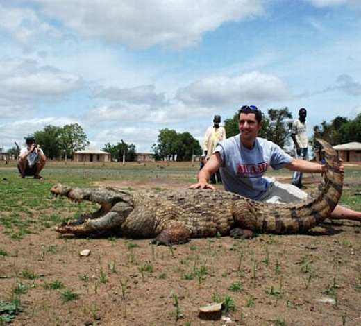 BIZARRE ATTRACTION FOR COURAGEOUS TOURISTS 02