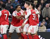 PL: Arsenal return to the top with victory at Everton