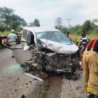 Dangerous overtaking causes crash at Frimpongso junction on Accra Kumasi Highway