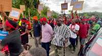 Ellembelle: Cocoa farmers storm galamsey site to protest at Sendu