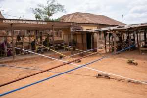 Despite demand, artisans insist the fabric should not be made by machine.  By TOYIN ADEDOKUN (AFP)