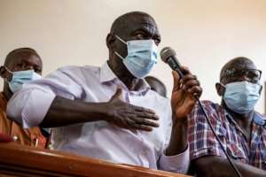 Kizza Besigyes wife says he is gravely ill in jail.  By Badru KATUMBA (AFP)