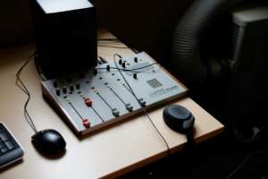Radio Erena, the only independent media outlet available in the information black hole that is Eritrea, could disappear for lack of funding after 15 years of existence.  By Gregoire CAMPIONE (AFP)