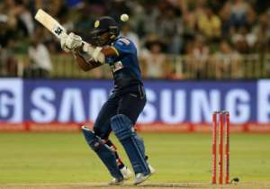 Sri Lankas batsman Upul Tharanga ducks a bouncer during the second One Day International cricket match between South Africa and Sri Lanka at Kingsmead stadium on February 1, 2017