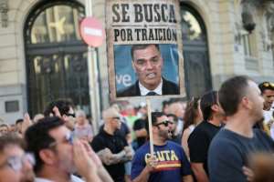 The conservative and far-right opposition also used the rallies to attack the government over its handling of the crisis.  By Thomas COEX (AFP)