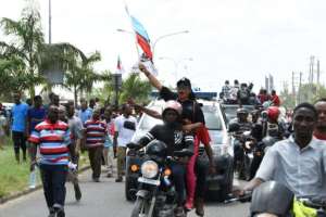 Thousands of Chadema supporters joined the procession to welcome Tundu Lissu home.  By ERICKY BONIPHACE (AFP)