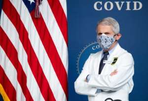 Top pandemic advisor Anthony Fauci says US authorities are considering cutting social distancing rules to three feet (one metre), from the widely accepted six-foot global guideline.  By SAUL LOEB (AFP)