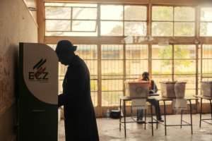 Zambia suspended vote counting nationwide on Friday following reports of violence in some districts.  By GIANLUIGI GUERCIA (AFP)