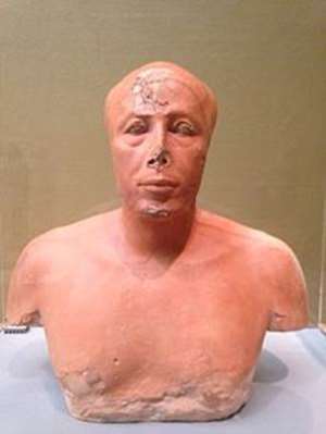 Bust of Prince Ankhhaf , at the Museum of Fine Arts, Boston , U.S.A. Wikipedia.