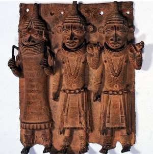 Photo:c. Museum fur Kunst und Gewerbe,Hamburg.emRelief Panel with three dignitaries, Benin, Nigeria, now in Museum fur Kunst und Gewerbe, Hamburg, Germany.em