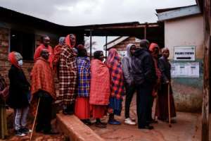 Maasai voters queue to vote in Kenya's election.  By Marco Longari AFP