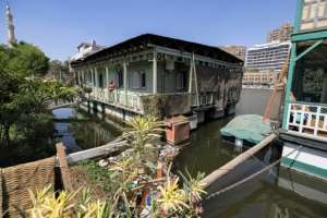Soon, the sight of these houses, perched on metal caissons along the banks of the working-class neighbourhood of Imbaba opposite the upscale island of Zamalek, will be a memory. By Khaled DESOUKI AFP