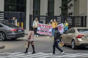 Ukrainians living in South Africa demonstrated in the summer of 2022 in front of a Johannesburg hotel where a Russian business delegation was staying. By MARCO LONGARI AFPFile