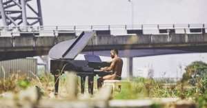 Singer Brymo Rocks Fans Naked @ Concert In UK