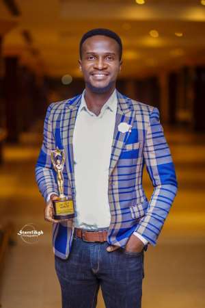 Pluzz FMs Elvis Crystal Wins Late Afternoon Show Host Of The Year At RTP Awards 19