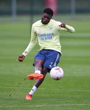 PHOTOS: New Arsenal Signing Thomas Partey Trains Ahead Of Manchester City Game