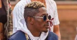 Shatta Wale Shows Off New Mercedes Benz