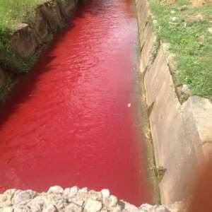 Shocking!! As Nsukwao River Turns Red