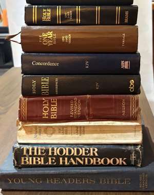 Stop contaminating the Pulpit with your electronic devices