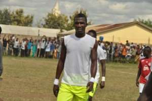 Angry Bechem United striker Abednego Tetteh vows to terminate contract, offered shocking GHC10 at the end of season