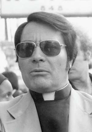 JONESTOWN: WHEN FAITH BECOMES FEAR, AND A PASTOR BECOMES UNQUESTIONABLE. More than 900 lives were lost, including hundreds of children. Jim Joness tragedy leaves humanity with a chilling question: When a preacher demands blind obedience, are followers protecting their faith or surrendering their freedom to think? Never confuse spiritual authority with unquestionable power.