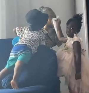 What Stonebwoy's kids did to his statue will shock you