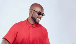 Kwabena Kwabena Signs A Two-Year- Deal With Loggy Entertainment