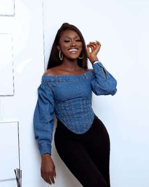 Model and Actress, Linda Osifo displays natural charm in new images.
