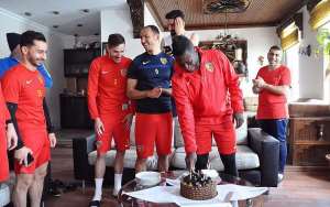 Kayserispor Players Serenade Asamoah Gyan On His Birthday