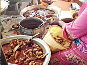 I cook with the same water I use to bath to get customers — Food vendor confesses