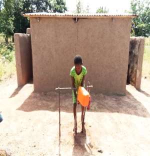 Kayan Community: Nine-year-old Elizabeth Uses Tippy Tap to keep Safe in the Era of COVID-19