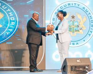 Ursula Owusu receives Exemplary Leadership Award