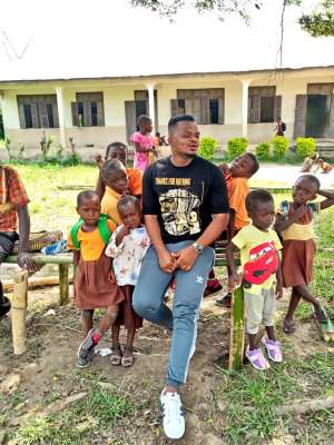 Stunt Blogger and Publicist Kwao Lezzes-Tyt share photos of some less privileged kids he teaches
