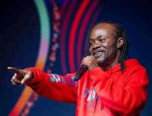 Public brouhaha and insults are not the solution to Daddy Lumba’s family’s problems but liaising with them