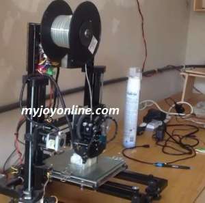 Students build 3D Printers from electronic waste