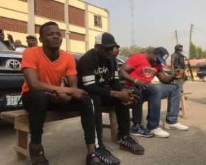 Singer, Small Doctor Arrested for Advertising his Illegal Gun in Traffic