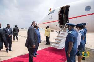 [PHOTOS] Akufo-Addo, South African president jet off to Kumasi
